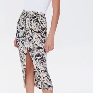 Forever 21 Cream and Black Satin Tropical Palm Leaf Print Slit Midi Skirt Size S